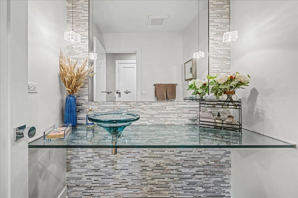 2076 Valley Lo Lane - Photo 9