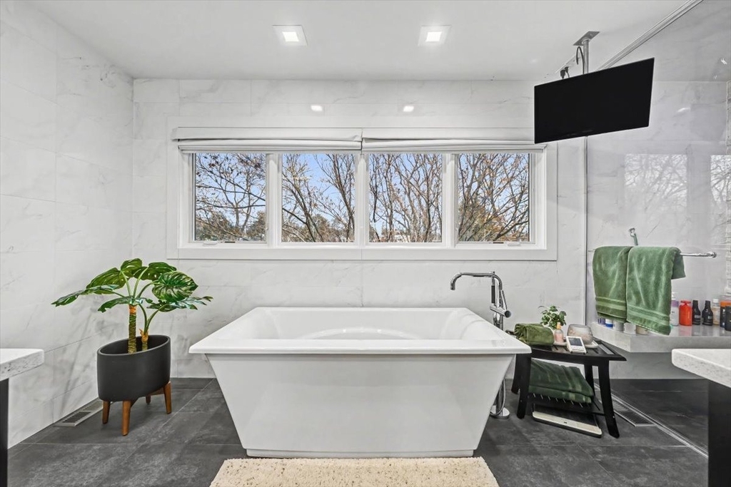 2076 Valley Lo Lane - Photo 18