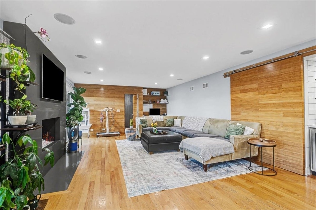 2076 Valley Lo Lane - Photo 15