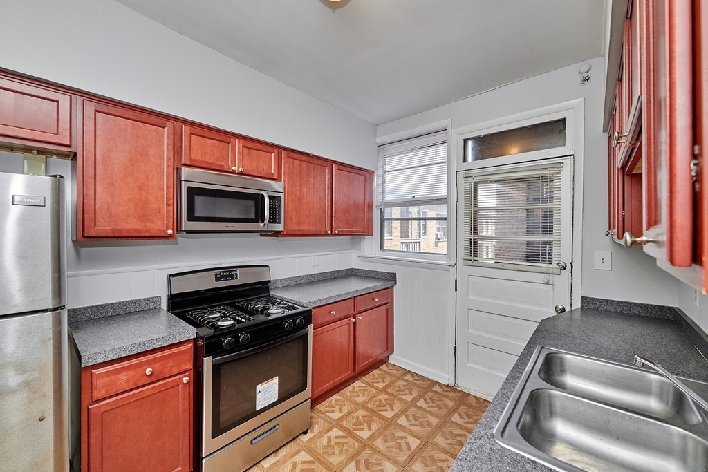 5453 S Everett Avenue - Photo 3