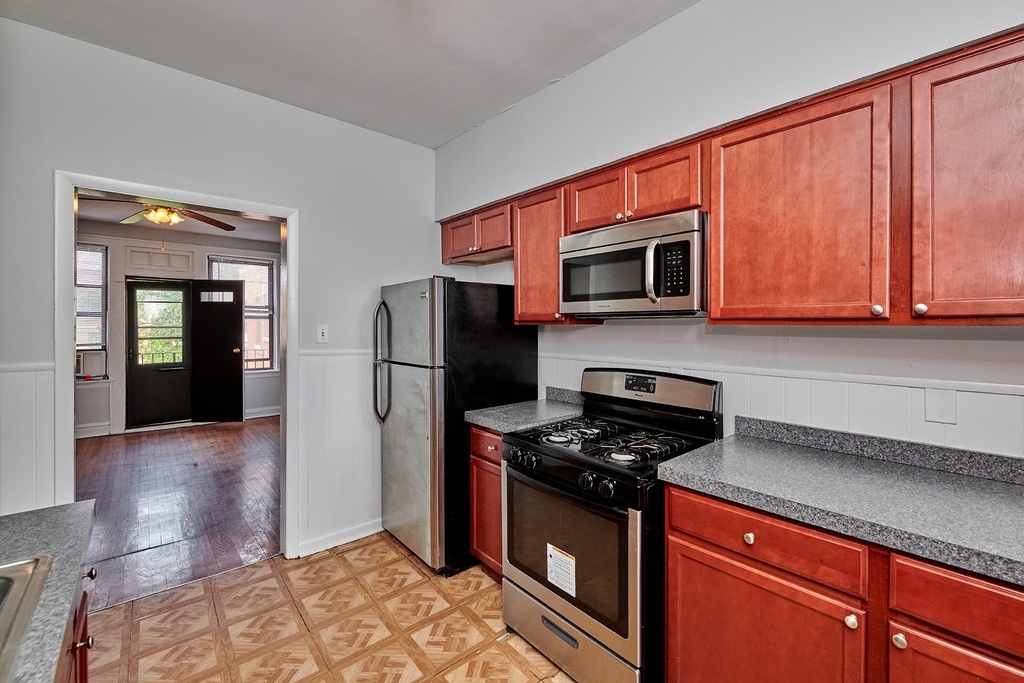 5453 S Everett Avenue - Photo 2