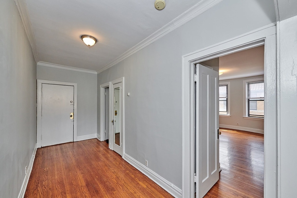 5453 S Everett Avenue - Photo 1