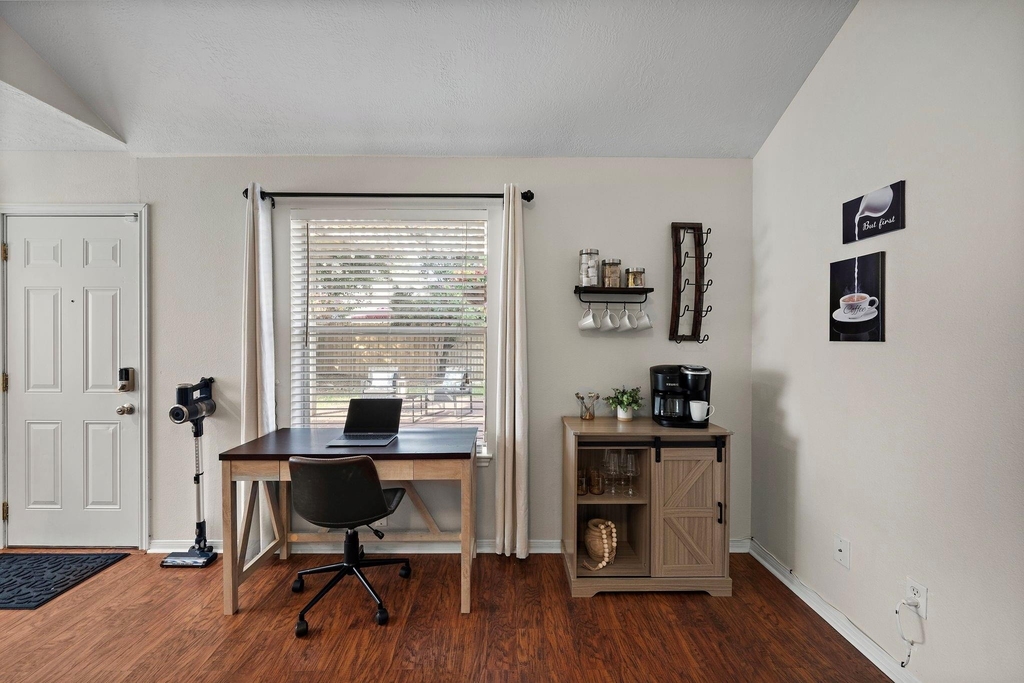 18315 Beaverdell Drive - Photo 2