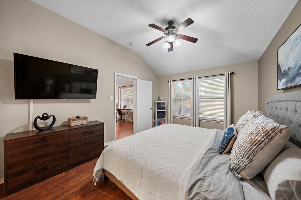 18315 Beaverdell Drive - Photo 8