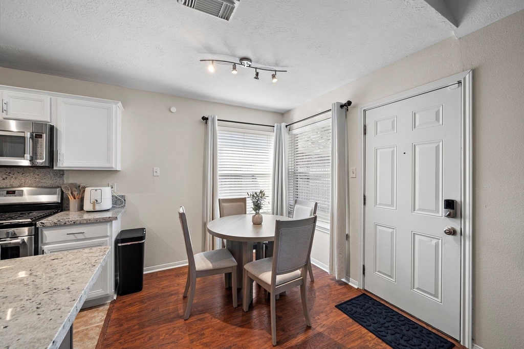 18315 Beaverdell Drive - Photo 7