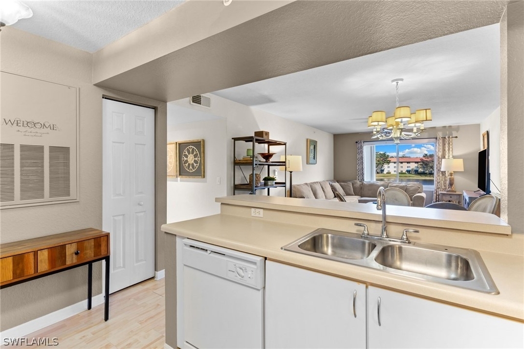 8274 Key Royal Circle - Photo 3