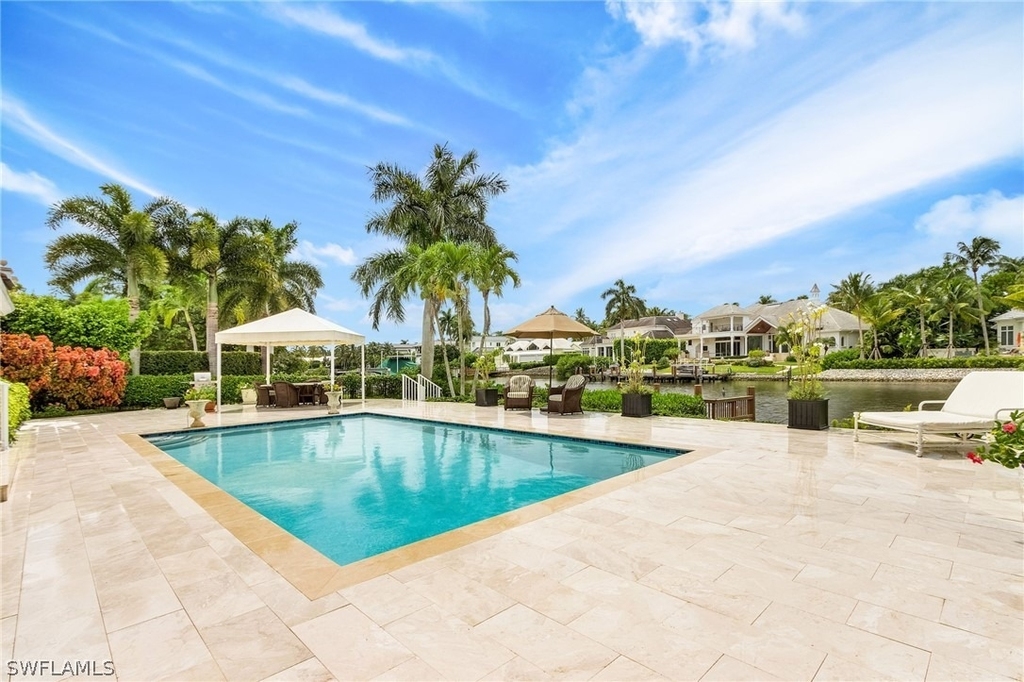 950 Galleon Drive - Photo 2