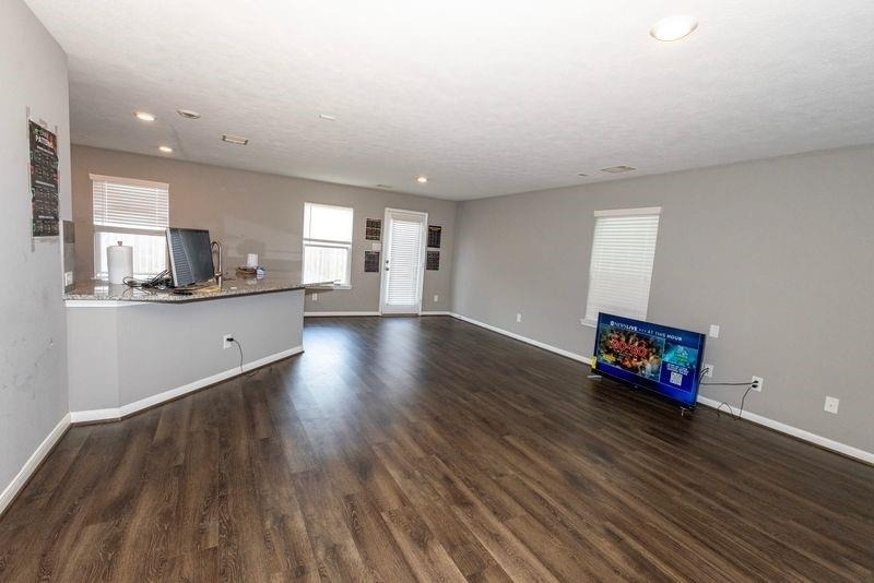 8932 Hollister Commons Lane - Photo 2