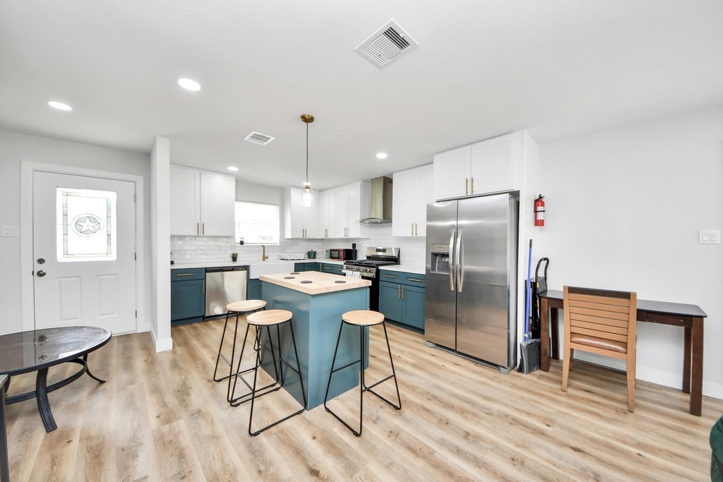 5115 Clay Street - Photo 1