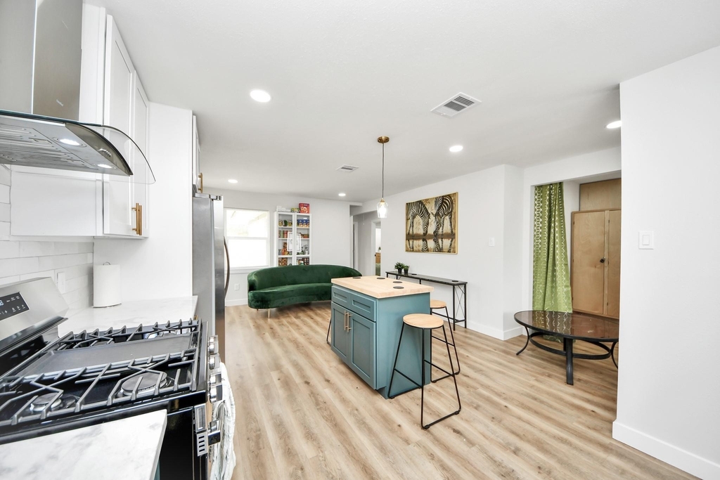 5115 Clay Street - Photo 5