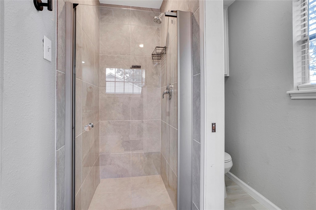 1523 Saddlecreek Drive - Photo 13
