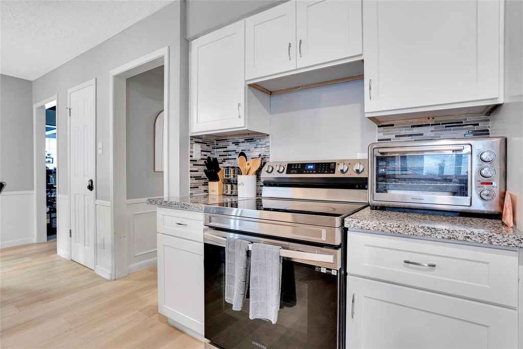 1523 Saddlecreek Drive - Photo 4
