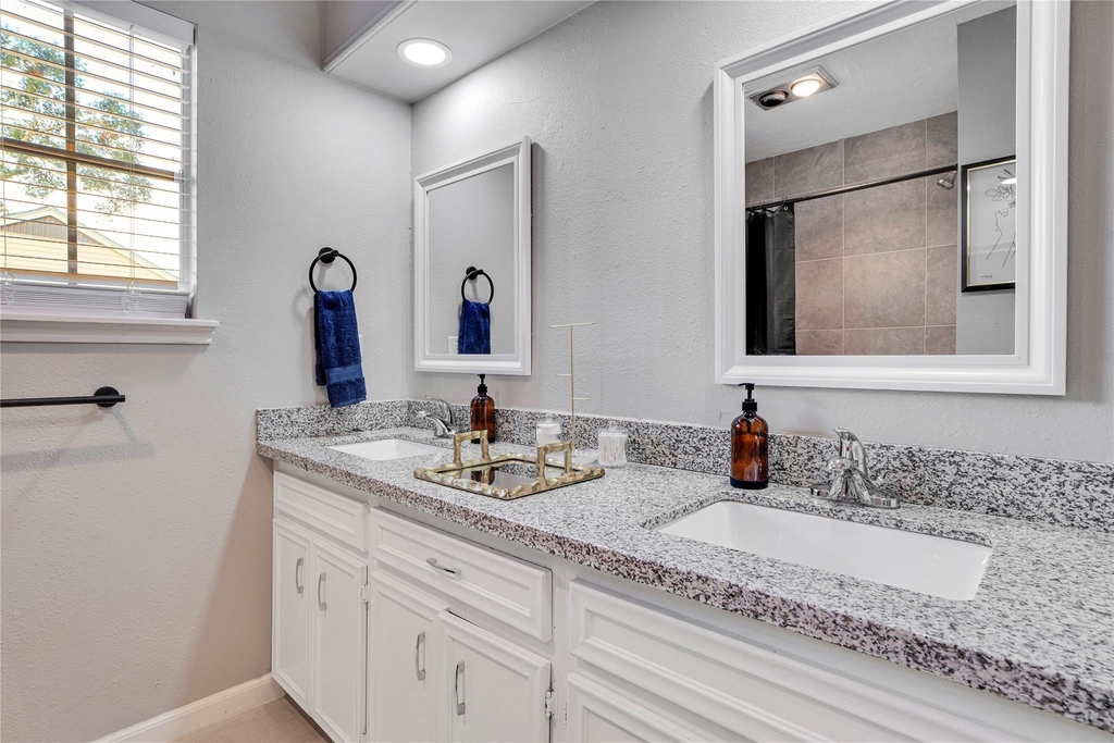 1523 Saddlecreek Drive - Photo 11