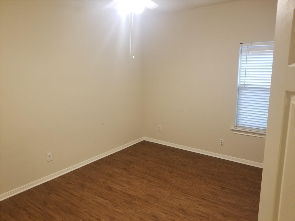 2406 Hawks Road - Photo 17