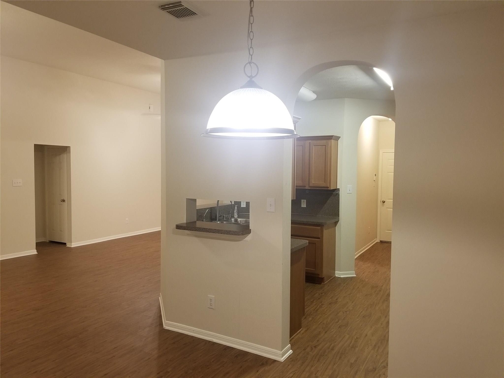 2406 Hawks Road - Photo 4