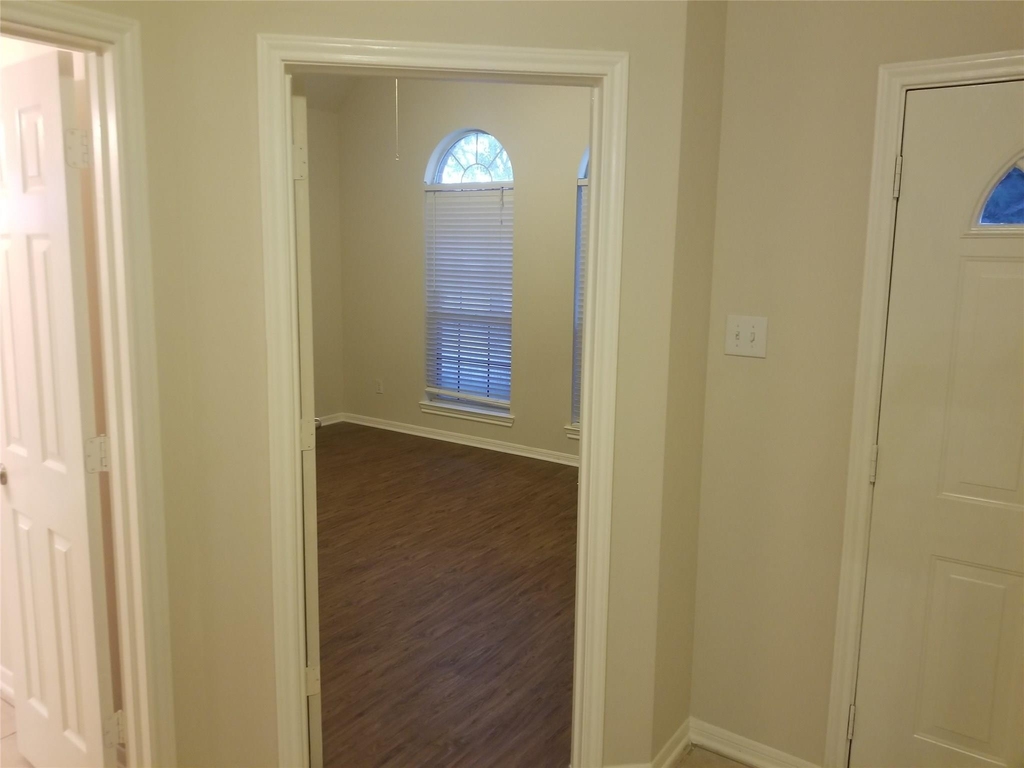 2406 Hawks Road - Photo 15