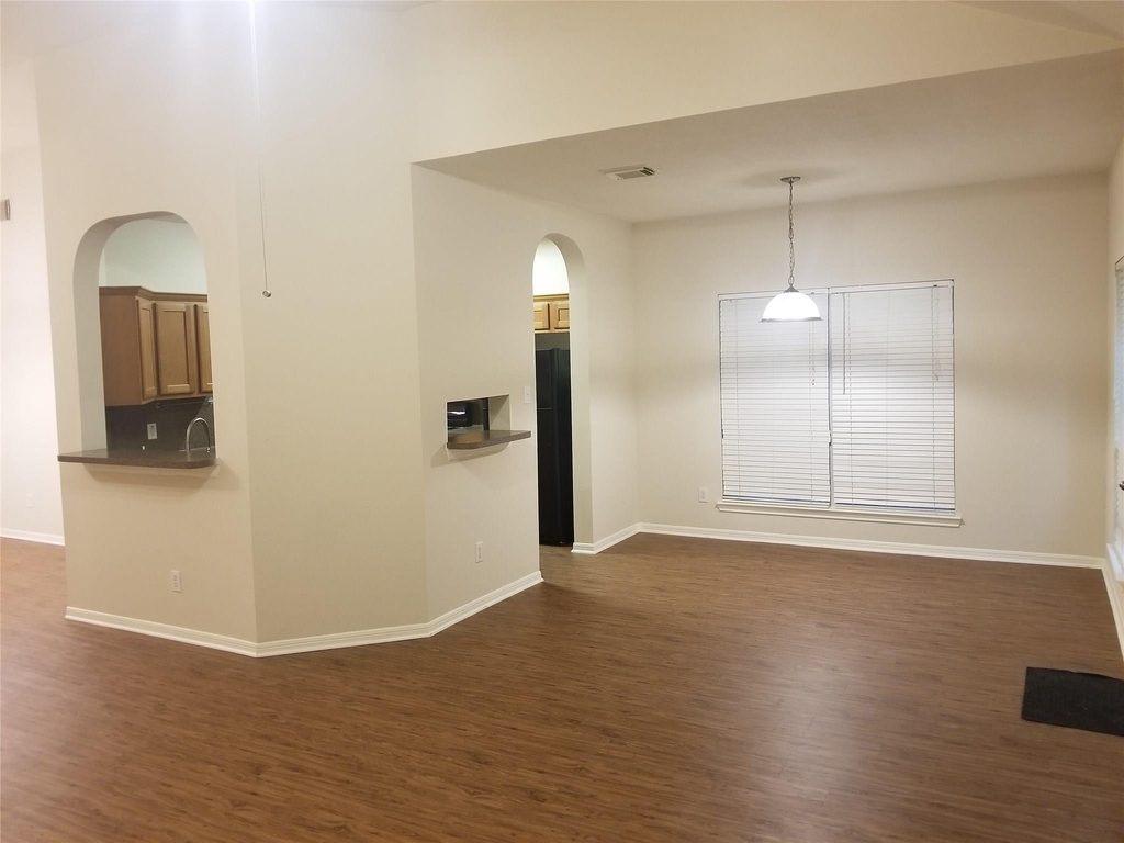 2406 Hawks Road - Photo 5