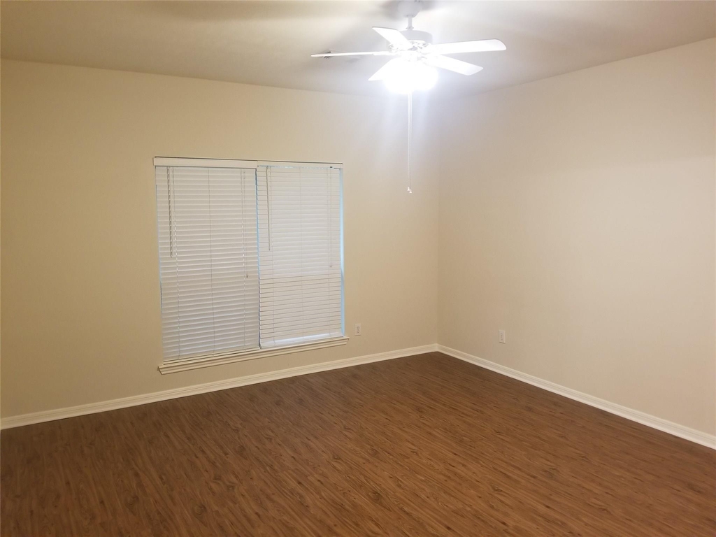 2406 Hawks Road - Photo 18