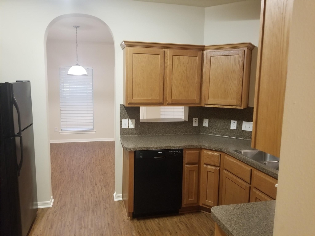 2406 Hawks Road - Photo 10
