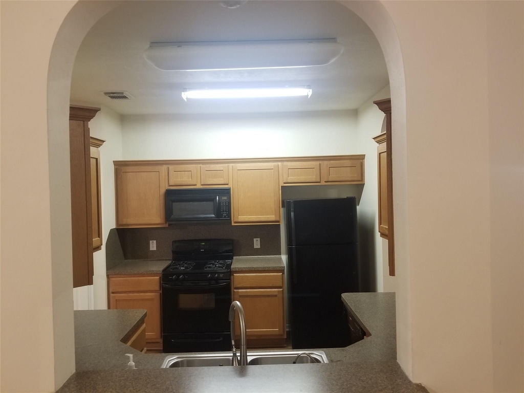 2406 Hawks Road - Photo 11