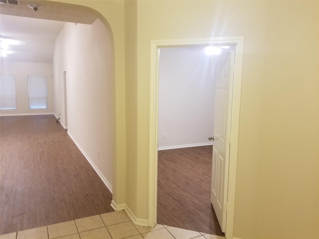 2406 Hawks Road - Photo 16