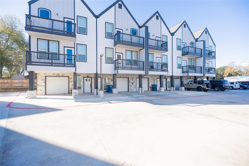 2519 Washington Street - Photo 0