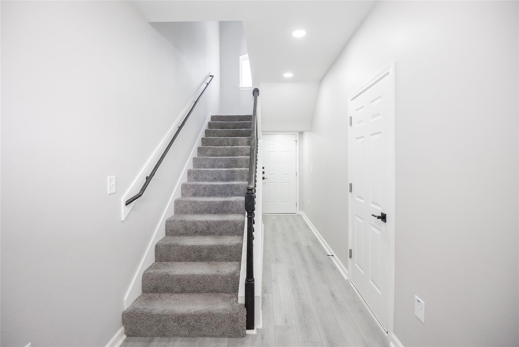 2519 Washington Street - Photo 2