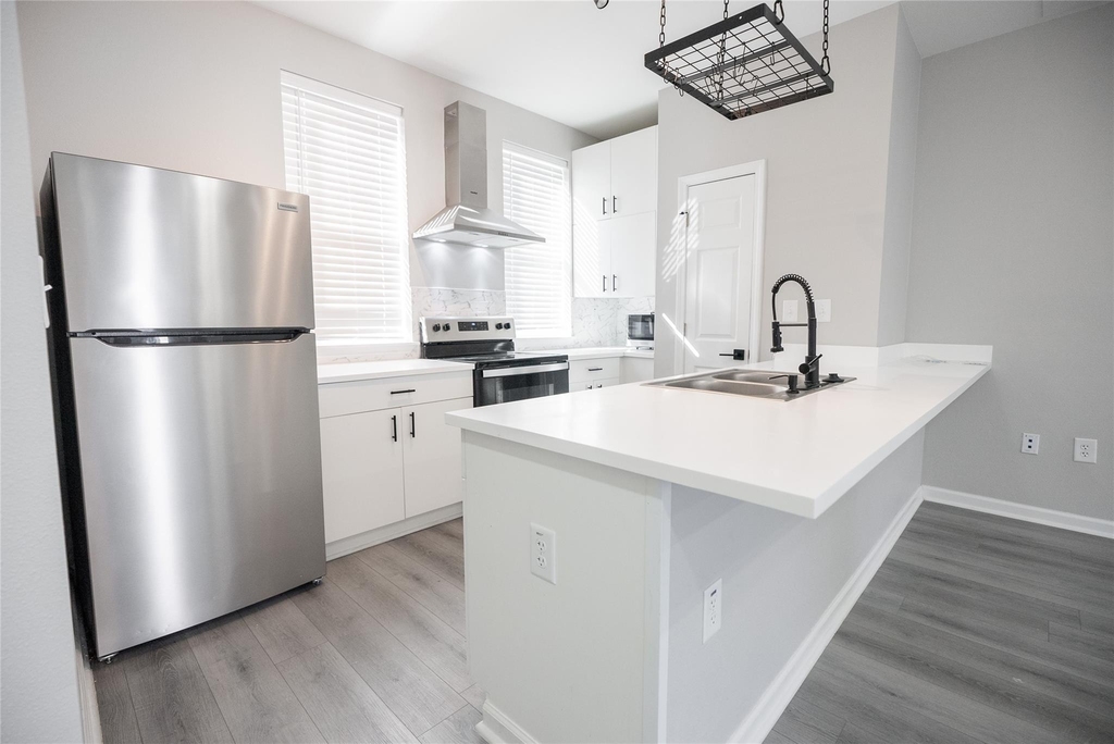 2519 Washington Street - Photo 6