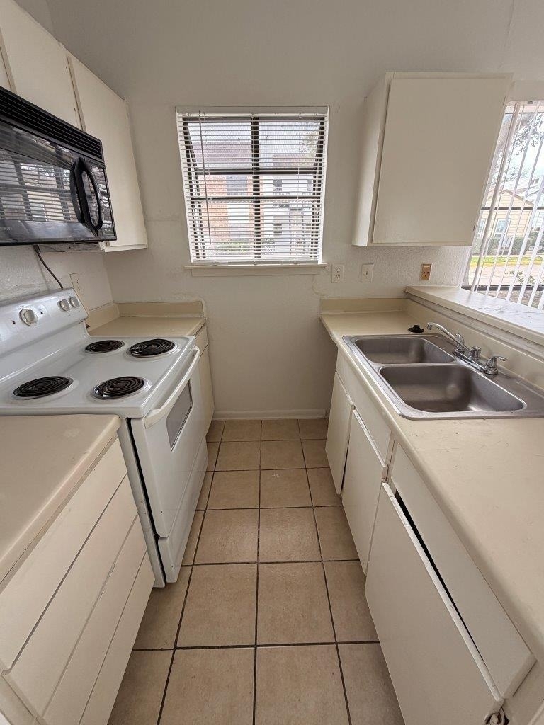 7901 Cambridge Street - Photo 4