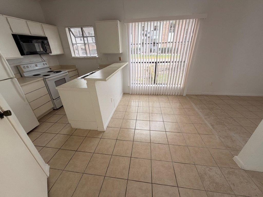 7901 Cambridge Street - Photo 2
