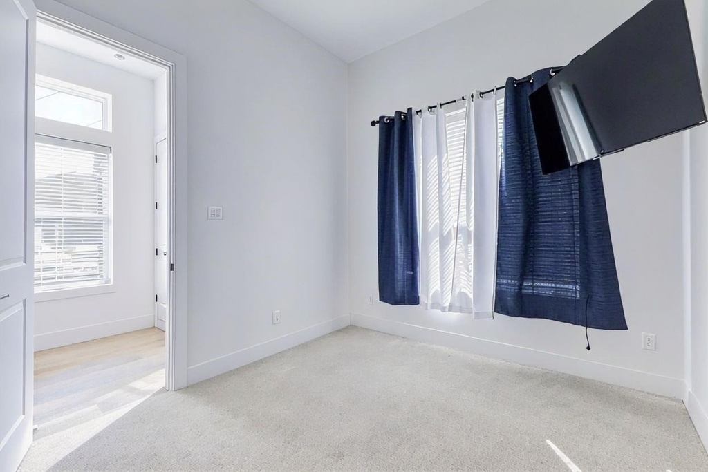 334 Eastwood Street - Photo 9