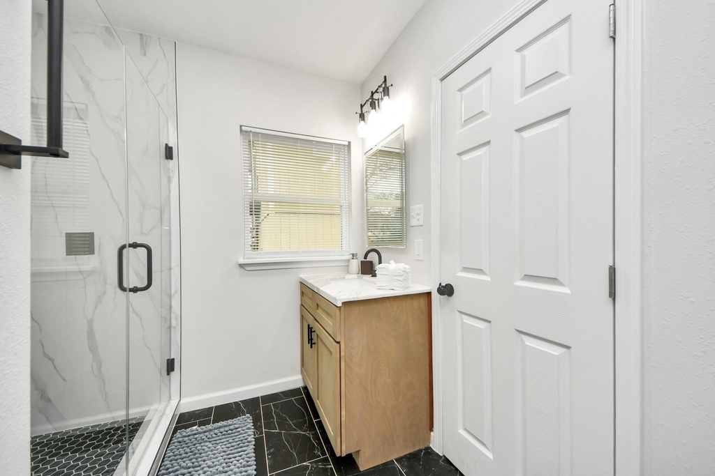 2811 Winbern Street - Photo 37