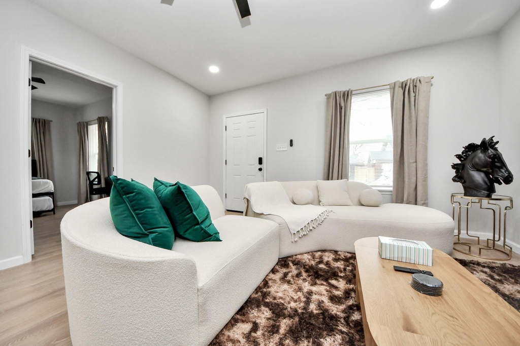 2811 Winbern Street - Photo 7