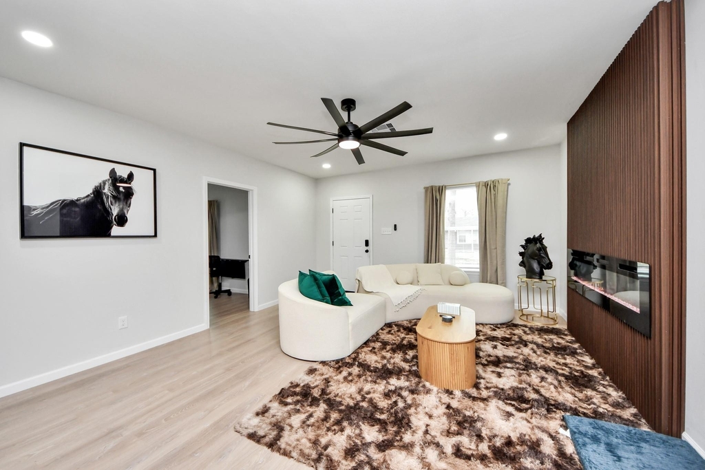 2811 Winbern Street - Photo 1