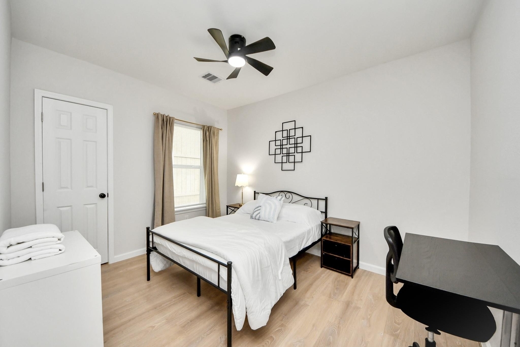 2811 Winbern Street - Photo 24