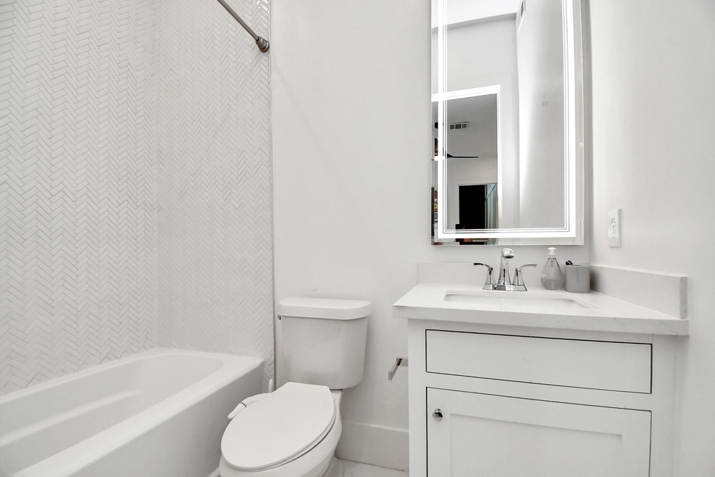 2303 Yupon Street - Photo 40