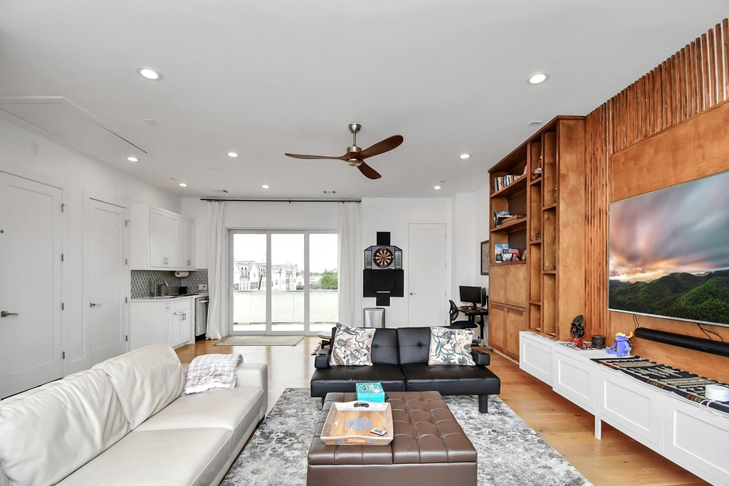 2303 Yupon Street - Photo 44