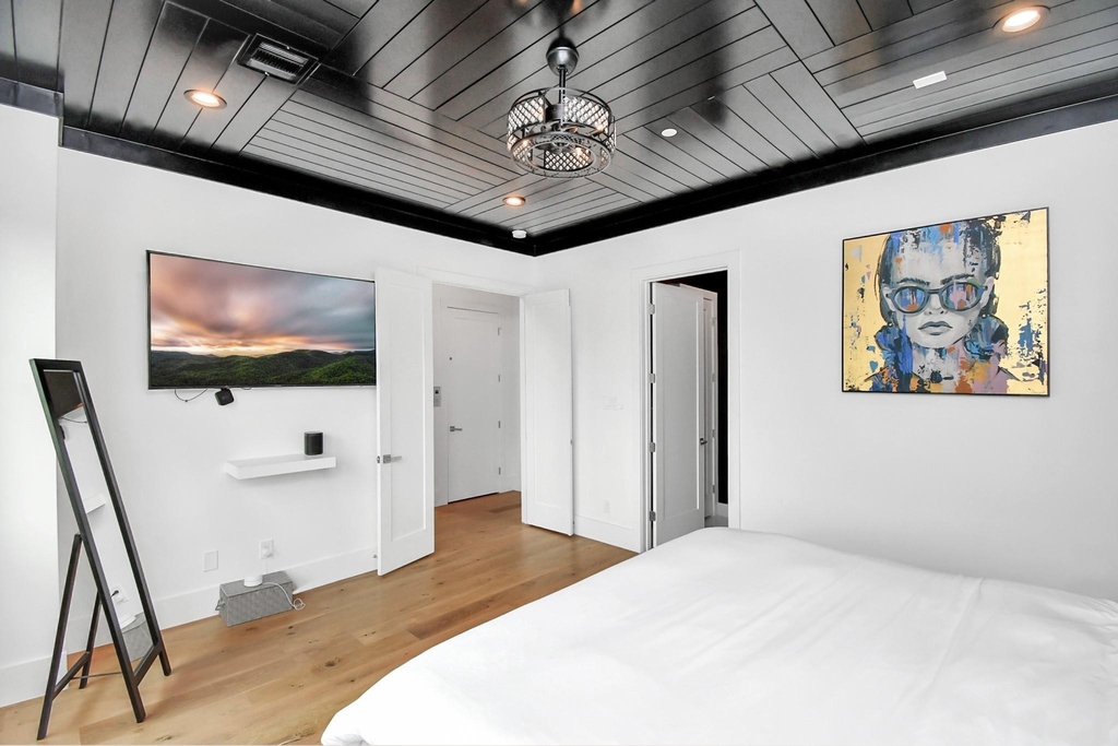 2303 Yupon Street - Photo 31