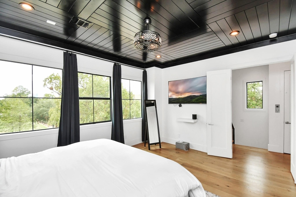 2303 Yupon Street - Photo 30