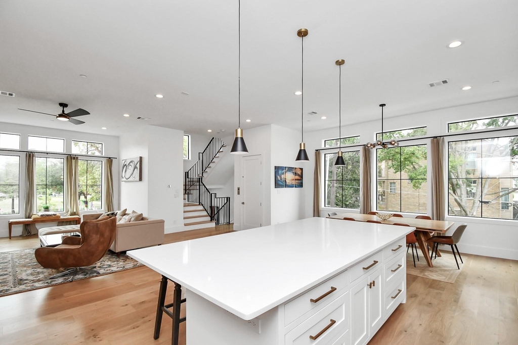 2303 Yupon Street - Photo 22