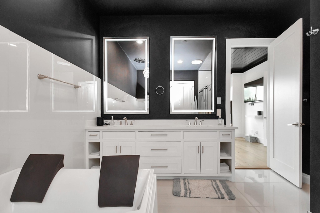 2303 Yupon Street - Photo 32