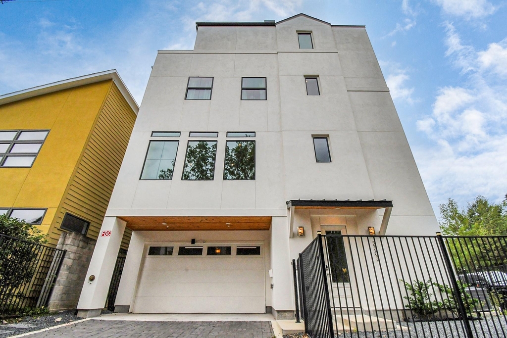 2303 Yupon Street - Photo 0