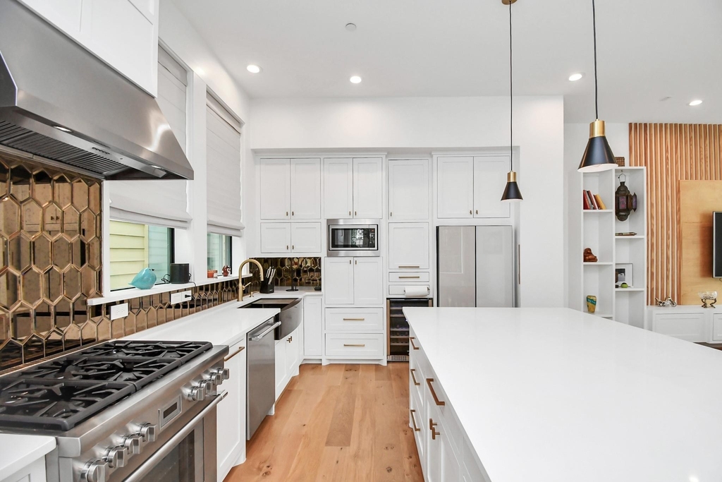 2303 Yupon Street - Photo 21