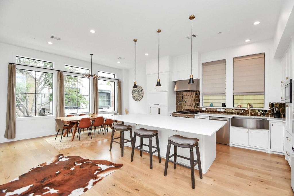 2303 Yupon Street - Photo 18