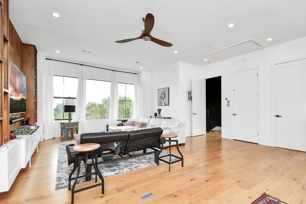 2303 Yupon Street - Photo 42