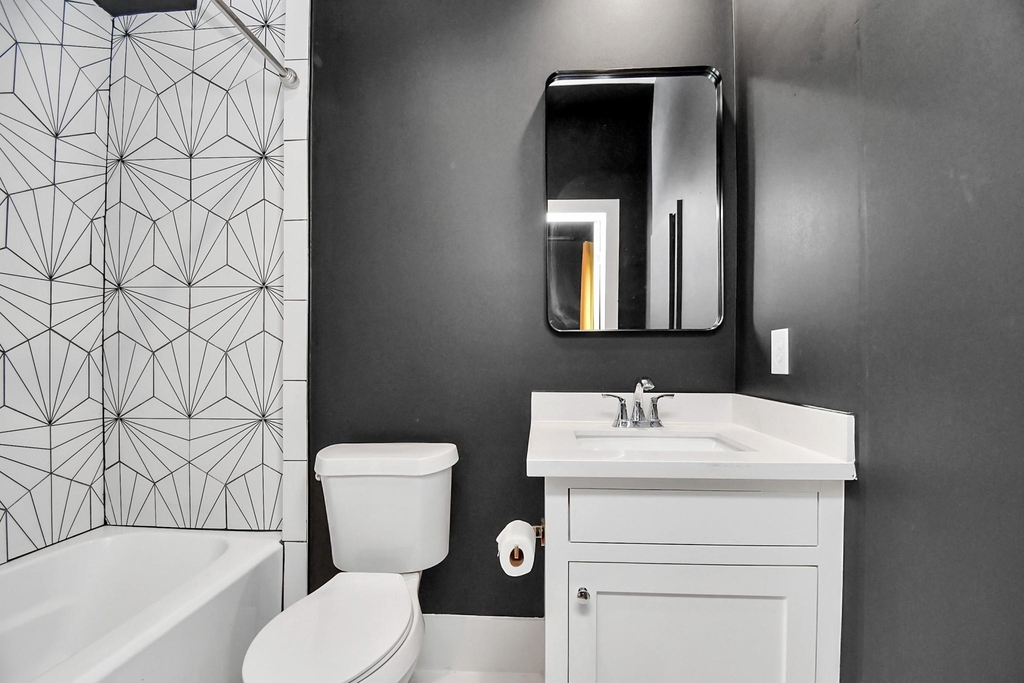 2303 Yupon Street - Photo 11