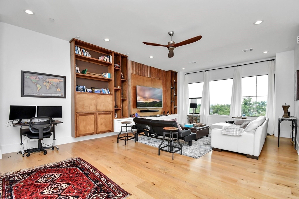 2303 Yupon Street - Photo 43