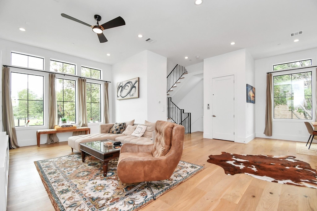 2303 Yupon Street - Photo 14