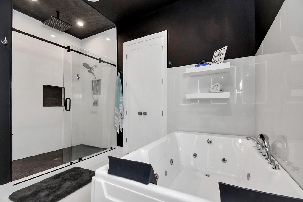 2303 Yupon Street - Photo 33