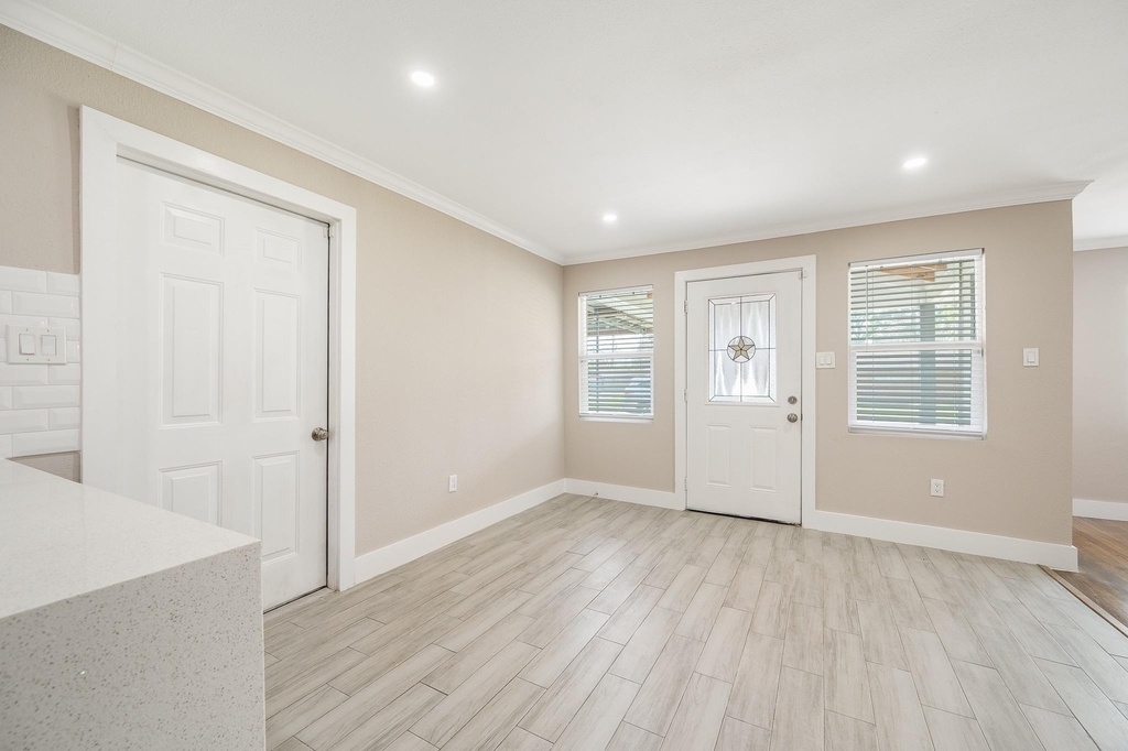 2222 Peppermill Road - Photo 6